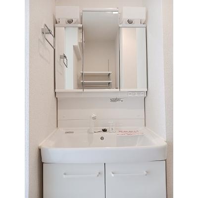 ブリッランテ 103【管理NO：1-026877601-01030】 ★家具家電は申し込み後に搬入します★の物件画像