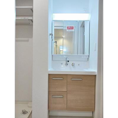 アカアカ 103【管理NO：1-027419901-01030】 ★家具家電は申し込み後に搬入します★ ★2026年11月中旬入居可能★の物件画像