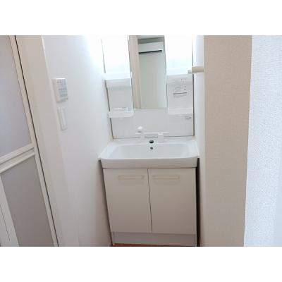 エレノア 101【管理NO：1-022227401-01010】 ★家具家電は申し込み後に搬入します★ ★2026年11月中旬入居可能★の物件画像