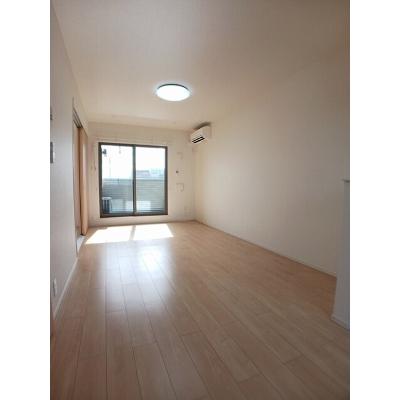 キャラ東海 303【管理NO：1-023958201-03030】 ★家具家電は申し込み後に搬入します★ ★2026年12月上旬入居可能★の物件画像