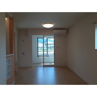 クレイン 201【管理NO：1-025117601-02010】 ★家具家電は申し込み後に搬入します★ ★2026年10月下旬入居可能★の物件画像