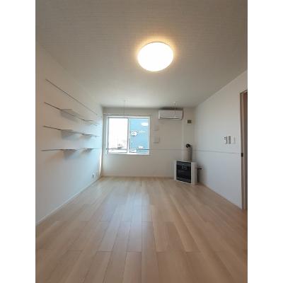 ディミータ 105【管理NO：1-026819303-01050】 ★家具家電は申し込み後に搬入します★の物件画像