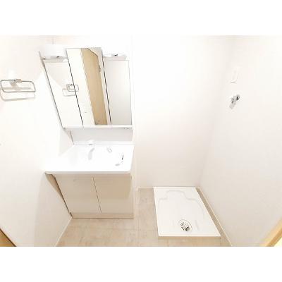 グローブ　Ｂ 205【管理NO：1-027565302-02040】 ★家具家電は申し込み後に搬入します★ ★2026年11月上旬入居可能★の物件画像