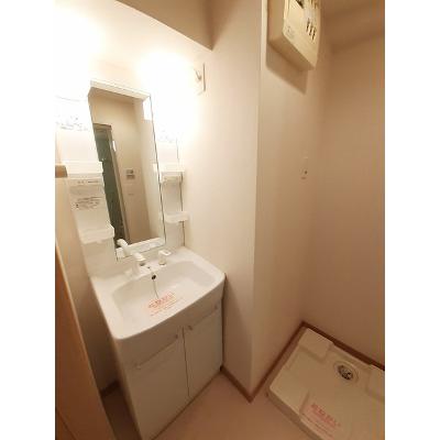 リョーアイ 303【管理NO：1-016116001-03030】 ★家具家電は申し込み後に搬入します★ ★2026年11月下旬入居可能★の物件画像
