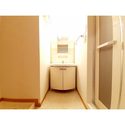 クレヨンⅡ 201【管理NO：1-012564202-02010】 ★家具家電は申し込み後に搬入します★ ★2026年11月上旬入居可能★の物件画像