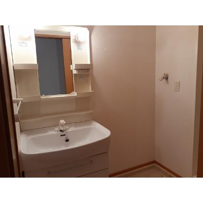 イースト．ウィング 102【管理NO：1-013436901-01020】 ★家具家電は申し込み後に搬入します★ ★2026年11月中旬入居可能★の物件画像