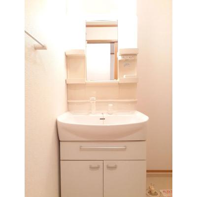 ラシ－ヌ 103【管理NO：1-012663601-01030】 ★家具家電は申し込み後に搬入します★ ★2026年11月中旬入居可能★の物件画像