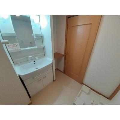 アイリス 102【管理NO：1-014972901-01020】 ★家具家電は申し込み後に搬入します★ ★2026年11月中旬入居可能★の物件画像