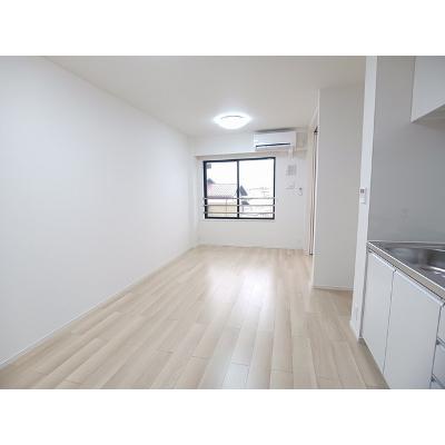 ふるり 204【管理NO：1-027720401-02040】 ★家具家電は申し込み後に搬入します★の物件画像