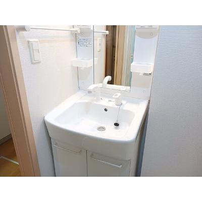 コモド　アデッソ 105【管理NO：1-015760801-01050】 ★家具家電は申し込み後に搬入します★ ★2026年11月下旬入居可能★の物件画像