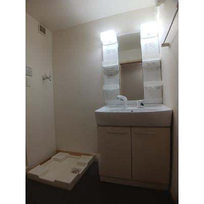 アバンサールⅢ 201【管理NO：1-018091001-02010】 ★家具家電は申し込み後に搬入します★の物件画像