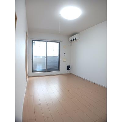 ローズ 303【管理NO：1-018653401-03030】 ★家具家電は申し込み後に搬入します★ ★2026年10月下旬入居可能★の物件画像
