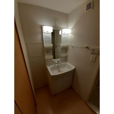 リーベ 203【管理NO：1-017241101-02030】 ★家具家電は申し込み後に搬入します★ ★2026年11月上旬入居可能★の物件画像