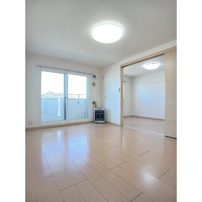 クロムシード 402【管理NO：1-016302101-04020】 ★家具家電は申し込み後に搬入します★ ★2026年10月中旬入居可能★の物件画像