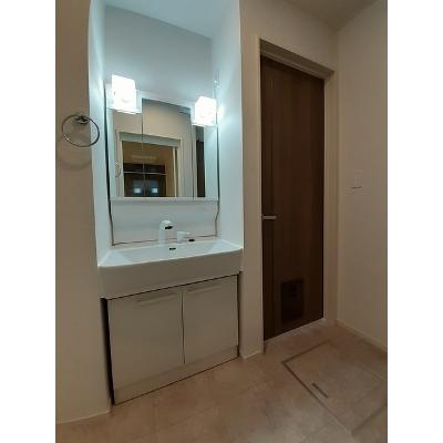 パレス　ハンド　Ⅲ 101【管理NO：1-027203301-01010】 ★家具家電は申し込み後に搬入します★の物件画像