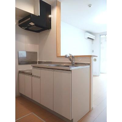 クローバー青島 101【管理NO：1-016885101-01010】 ★家具家電は申し込み後に搬入します★の物件画像