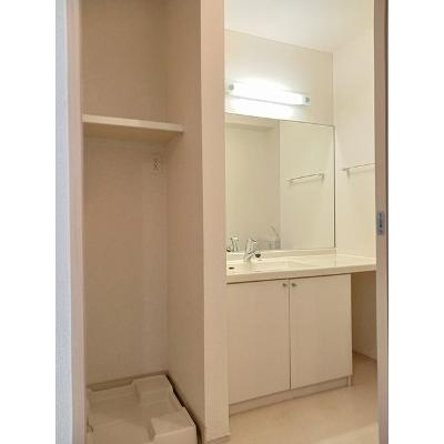 クローバー青島 101【管理NO：1-016885101-01010】 ★家具家電は申し込み後に搬入します★の物件画像