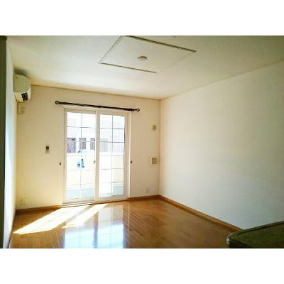 フレスクーラＥ 101【管理NO：1-014050405-01010】 ★家具家電は申し込み後に搬入します★ ★2026年12月中旬入居可能★の物件画像