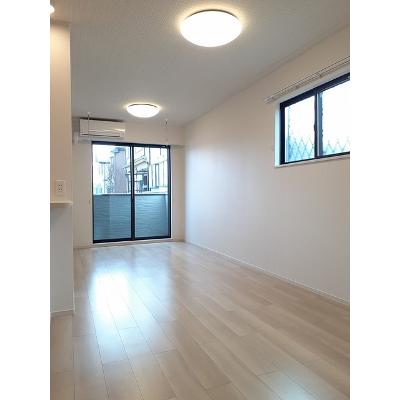 エストボヌール 101【管理NO：1-025466601-01010】 ★家具家電は申し込み後に搬入します★の物件画像