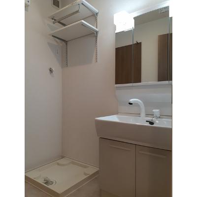 プランドール　Ｅ 201【管理NO：1-027158801-02010】 ★家具家電は申し込み後に搬入します★の物件画像