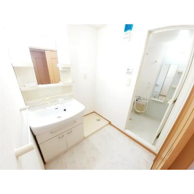 ウッド　クリーク　テラスＢ 203【管理NO：1-014011602-02030】 ★家具家電は申し込み後に搬入します★ ★2026年12月中旬入居可能★の物件画像