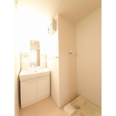ウィステリア 201【管理NO：1-017078001-02010】 ★家具家電は申し込み後に搬入します★ ★2026年10月下旬入居可能★の物件画像