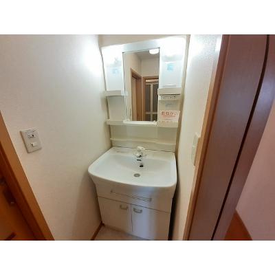 サフラワー 201【管理NO：1-013938301-02010】 ★家具家電は申し込み後に搬入します★ ★2026年12月中旬入居可能★の物件画像