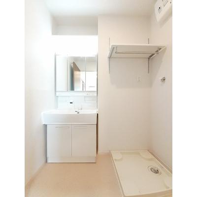 シャングリラ 202【管理NO：1-026316301-02020】 ★家具家電は申し込み後に搬入します★ ★2027年01月中旬入居可能★の物件画像