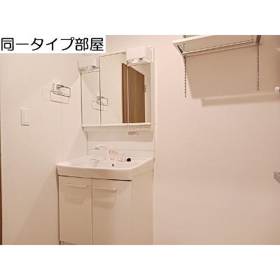 パルク町村 205【管理NO：1-028727301-02050】 ★家具家電は申し込み後に搬入します★ ★2027年02月上旬入居可能★の物件画像