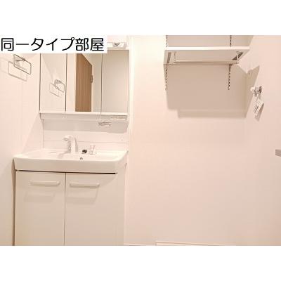パルク町村 103【管理NO：1-028727301-01030】 ★家具家電は申し込み後に搬入します★ ★2027年02月上旬入居可能★の物件画像