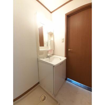 ラーカイラム 202【管理NO：1-010285901-02020】 ★家具家電は申し込み後に搬入します★ ★2027年01月下旬入居可能★の物件画像
