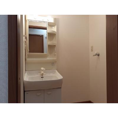フローラリア 104【管理NO：1-011300901-01040】 ★家具家電は申し込み後に搬入します★ ★2026年11月下旬入居可能★の物件画像