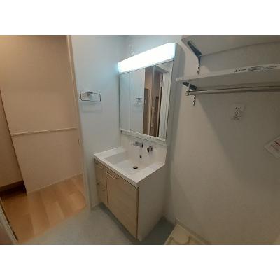 ルミノーサス 102【管理NO：1-026783201-01020】 ★家具家電は申し込み後に搬入します★ ★2026年12月上旬入居可能★の物件画像