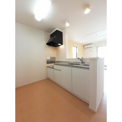グラース　ヴァイオレット 201【管理NO：1-018554201-02010】 ★家具家電は申し込み後に搬入します★ ★2026年11月上旬入居可能★の物件画像