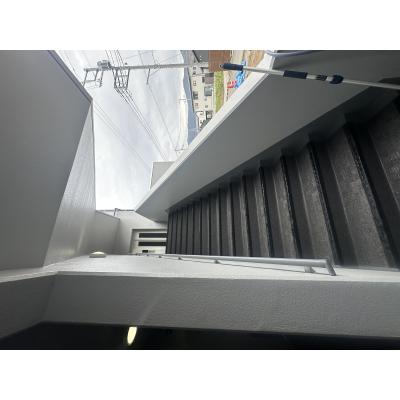 新築｜オートロック｜駐車場・家具家電付｜独立洗面台有！｜102号室の物件画像
