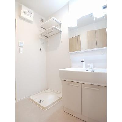 カミーノ　アムレト　Ⅲ 201【管理NO：1-027978203-02010】 ★家具家電は申し込み後に搬入します★ ★2026年11月中旬入居可能★の物件画像