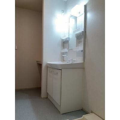 エイコー 102【管理NO：1-021753301-01020】 ★家具家電は申し込み後に搬入します★ ★2027年01月中旬入居可能★の物件画像