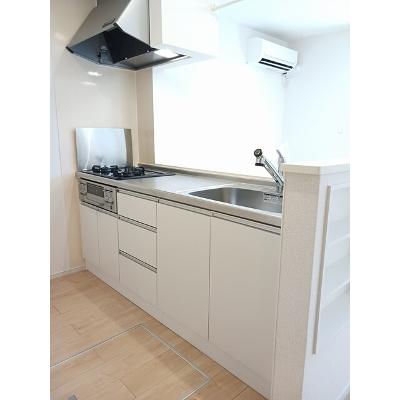 キア・オラナ 101【管理NO：1-023045401-01010】 ★家具家電は申し込み後に搬入します★ ★2026年12月中旬入居可能★の物件画像