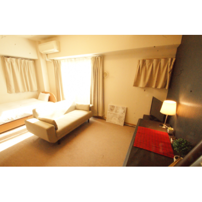 メゾンドシャルマン【102号室】駅チカ２駅５路線利用可で利便性◎　敷地内LUUPあり！　【インターネット無料・カード決済可・安心のオートロックつき！】コンビニ至近🚙の物件画像