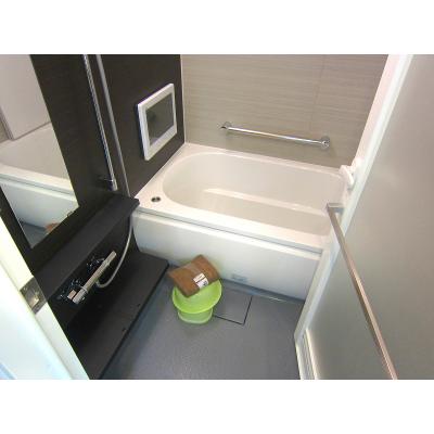EP梅田　2DKタイプ【ＮＥＴ無料】【ドラム式洗濯乾燥機・３２型液晶ＴＶ・ブルーレイ標準装備！】の物件画像