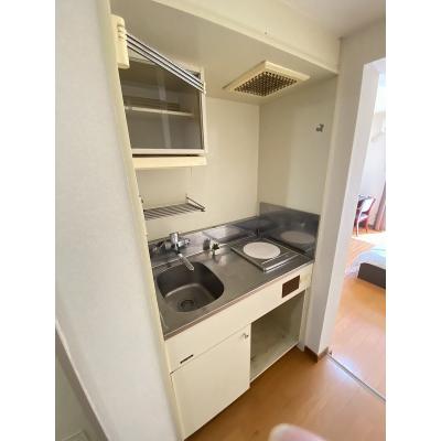 ユニオンマンスリー横浜・白楽１　205　1R・シングル☆■安心のオートロック完備♪デスク＆チェア付きでテレワークにもおすすめ♪■東急東横線利用で渋谷・横浜まで乗換なしでアクセスの物件画像