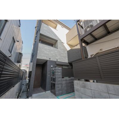 新宿まで乗り換えなし4分！  入居最大5人／浴室乾燥機完備／Wi-Fi無料／Livion III 102の地図画像