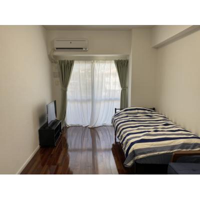 【トーマス美里702】沖縄市家具家電マンスリー、敷地外駐車場1台つき、無料Wi-Fi、徒歩圏内スーパー、コンビニあり。沖縄北IC、沖縄南ICやうるま市までアクセス抜群！の地図画像