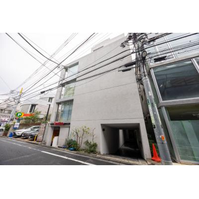 新宿まで最寄り駅から4分！  入居人数最大4人 ／ Wi-Fi無料／DeLCCS曙橋II 404の地図画像