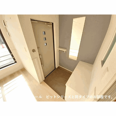 ロイヤル　エンブレム 102【管理NO：1-027839801-01020】 ★家具家電は申し込み後に搬入します 2026年09月上旬入居可能の地図画像